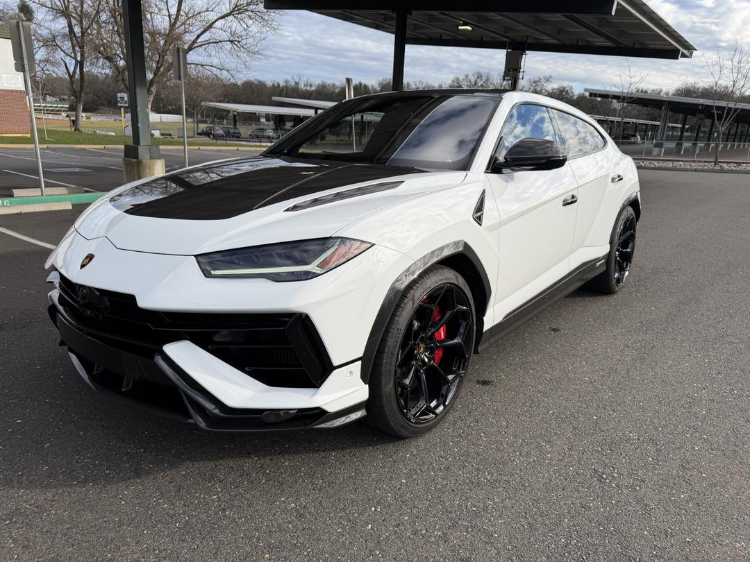 Lamborghini_Urus 