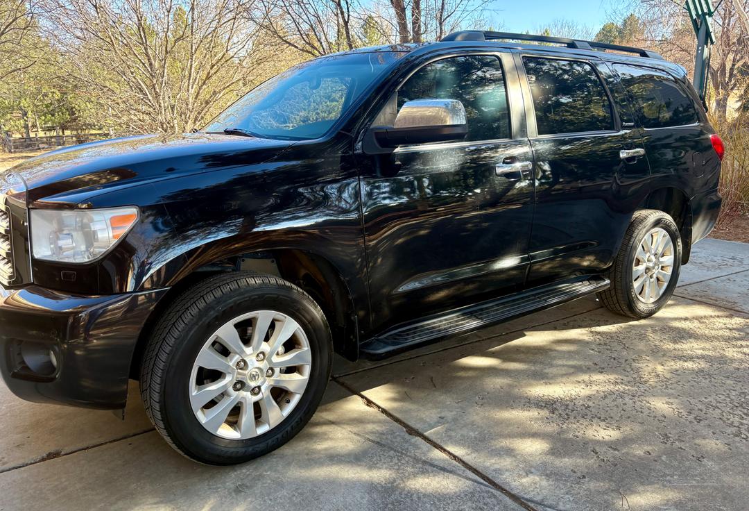 Toyota_Sequoia 