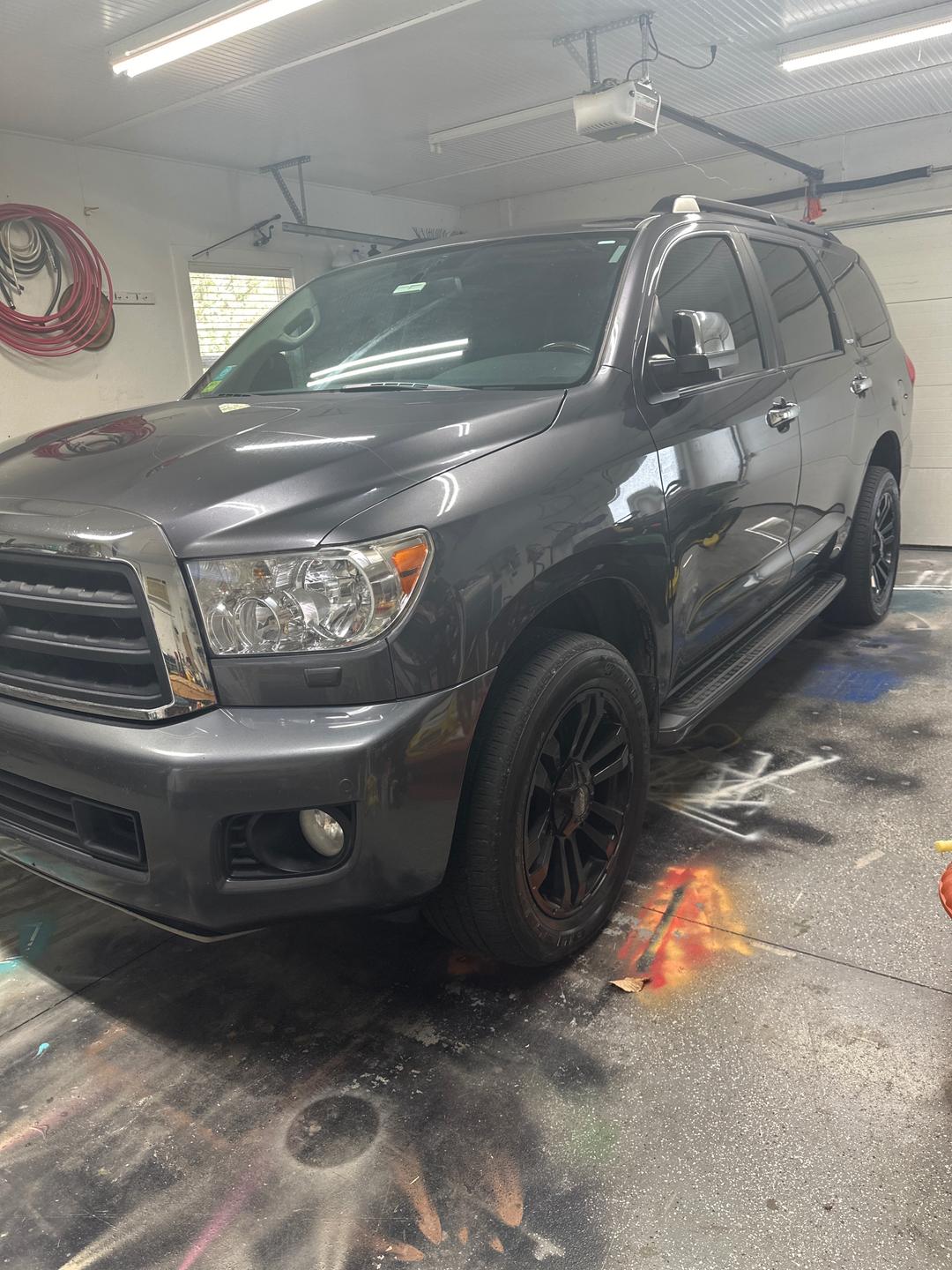 Toyota_Sequoia 