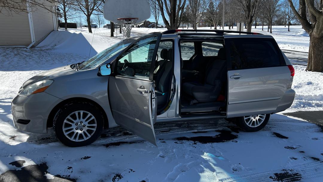 Toyota_Sienna 