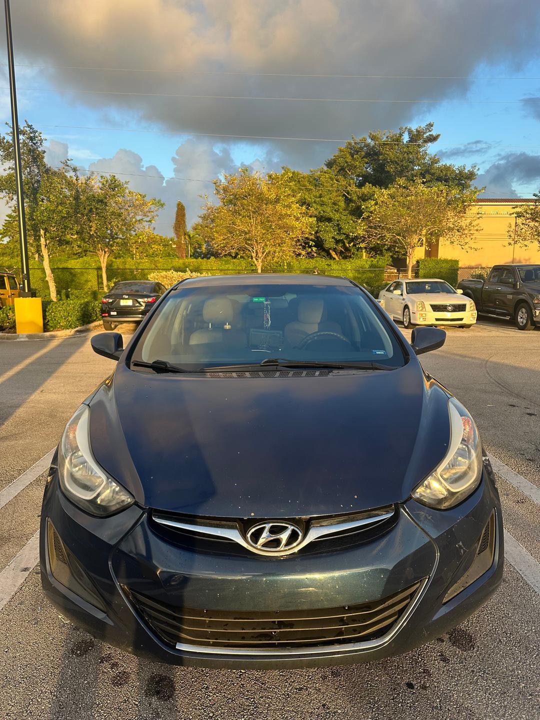 Hyundai_Elantra 