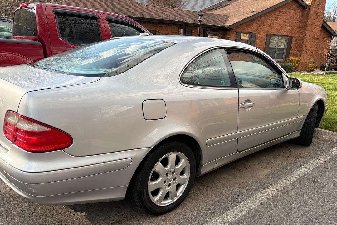 Mercedes-Benz_CLK Class 