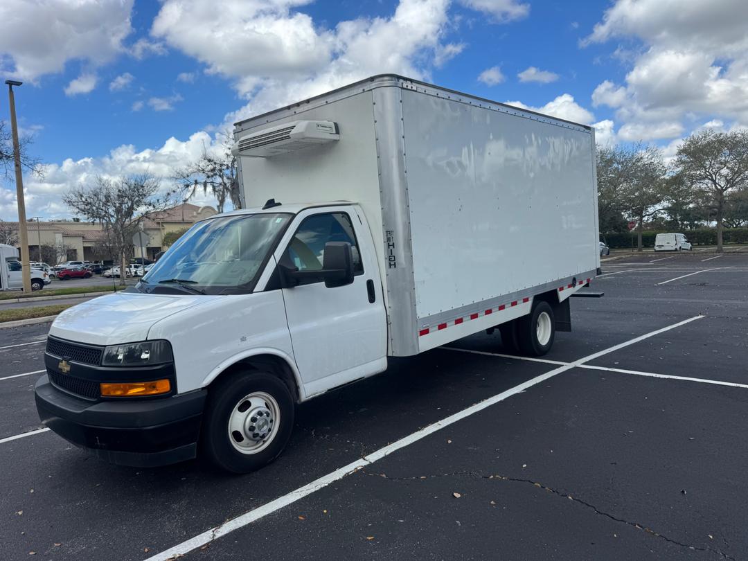 Chevrolet_Commercial Vans 