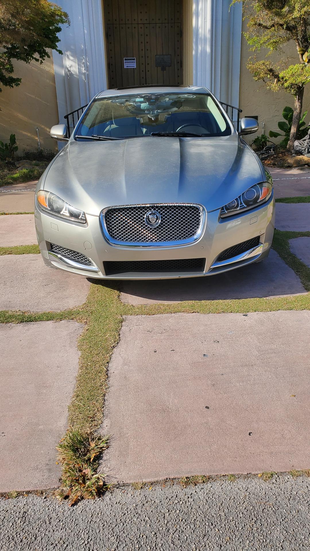 Jaguar_XF 