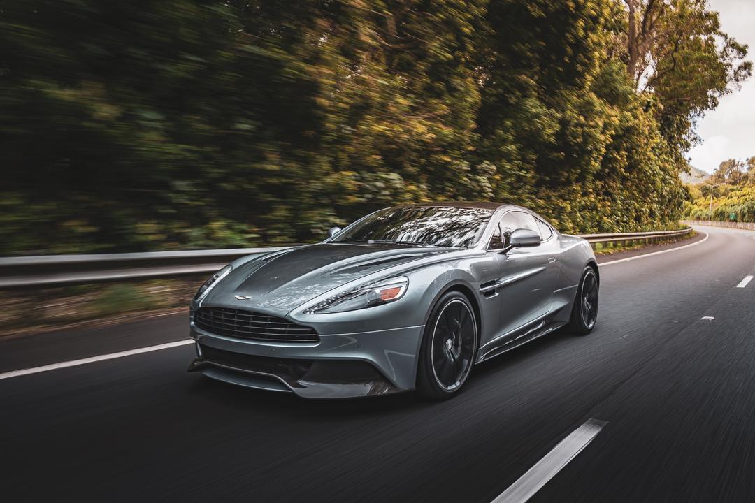 Aston Martin_Vanquish 