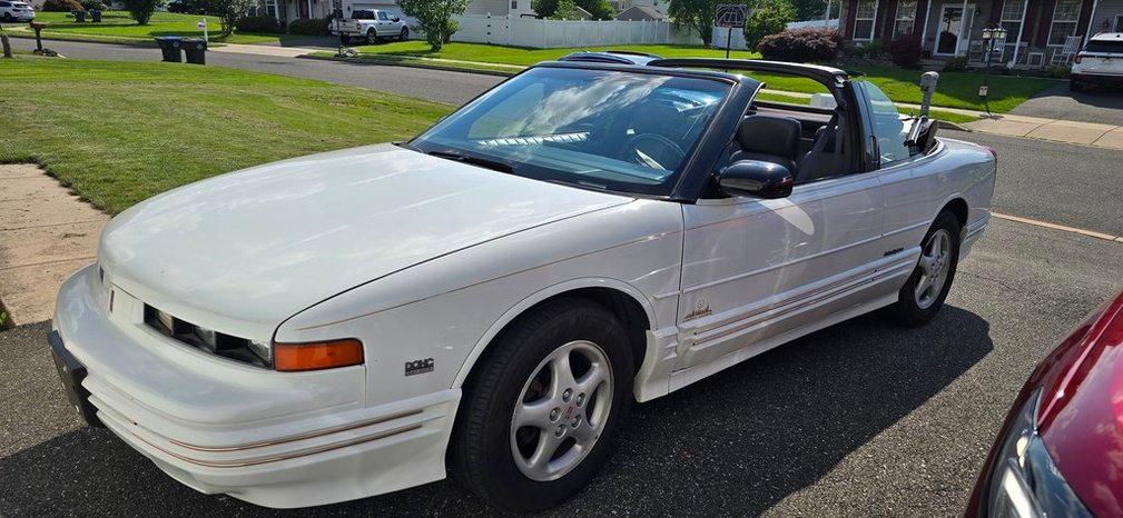 Oldsmobile_Cutlass Supreme 