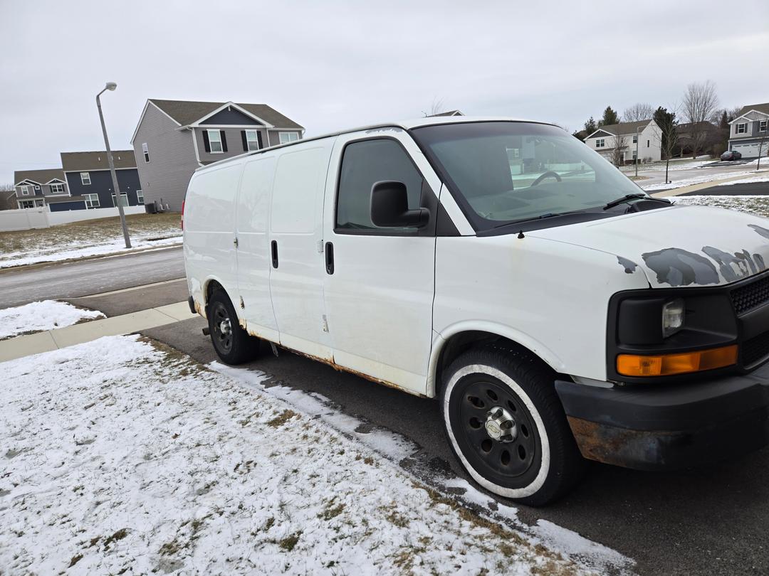 Chevrolet_G1500 Vans 