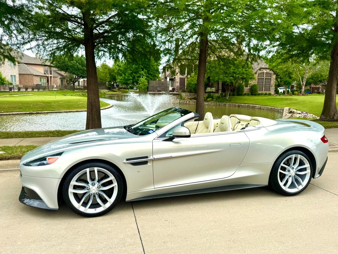 Aston Martin_Vanquish 