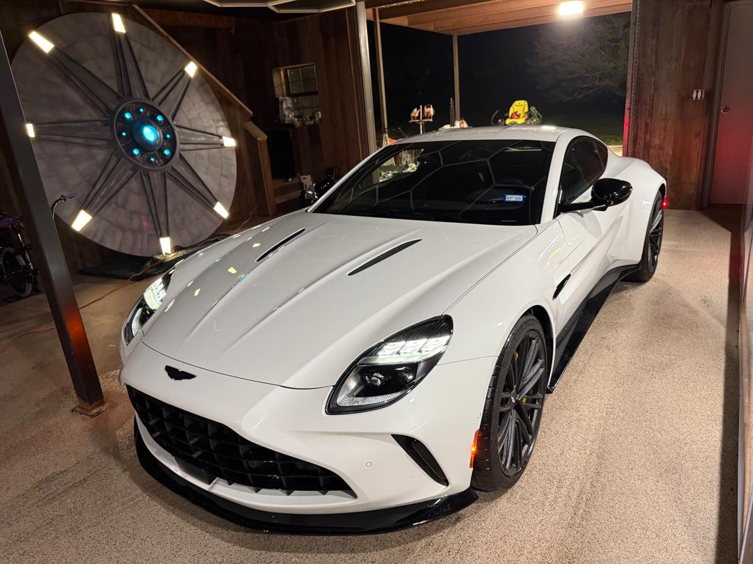 Aston Martin_Vantage 