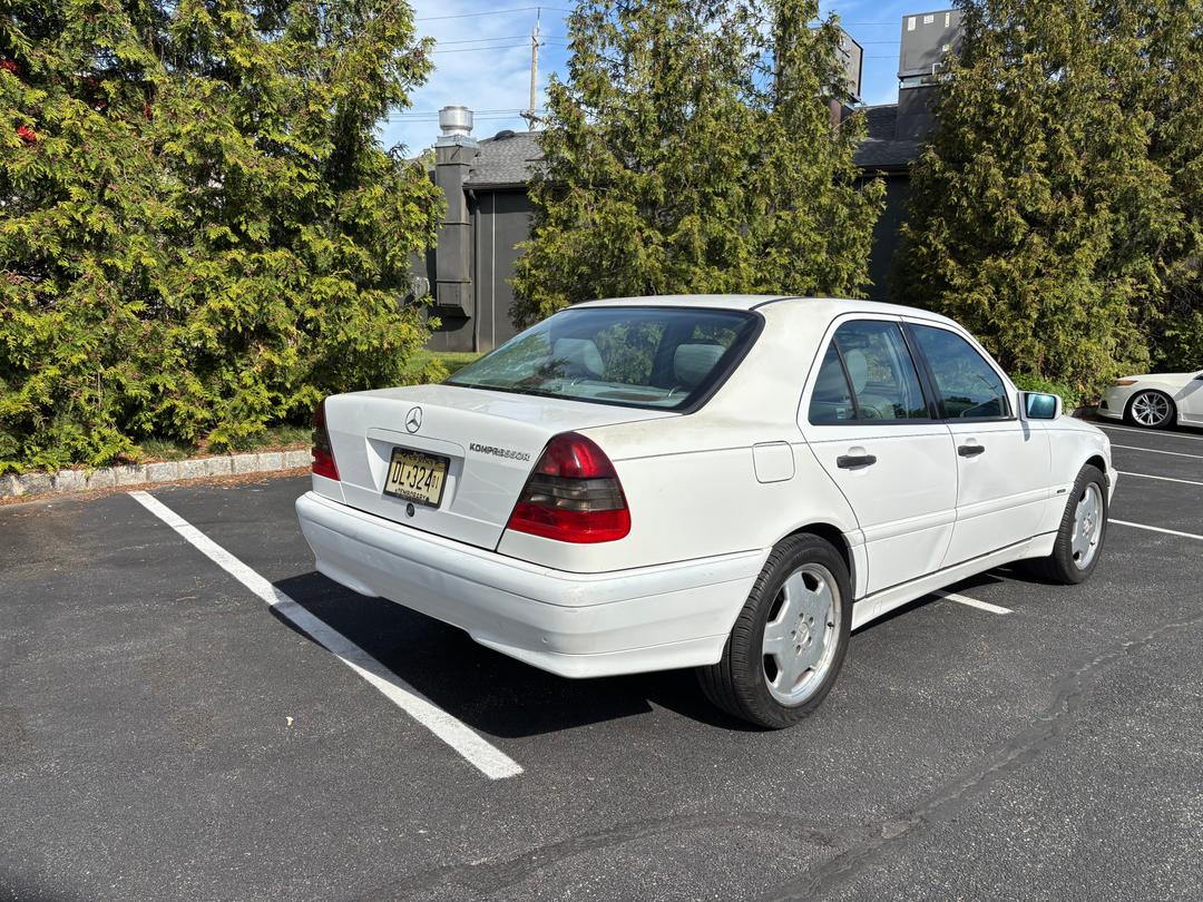 Mercedes-Benz_C Class 