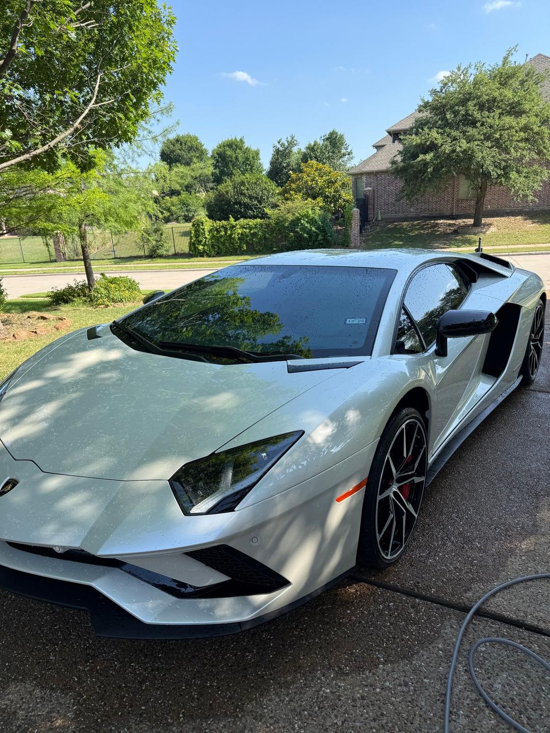 Lamborghini_Aventador 