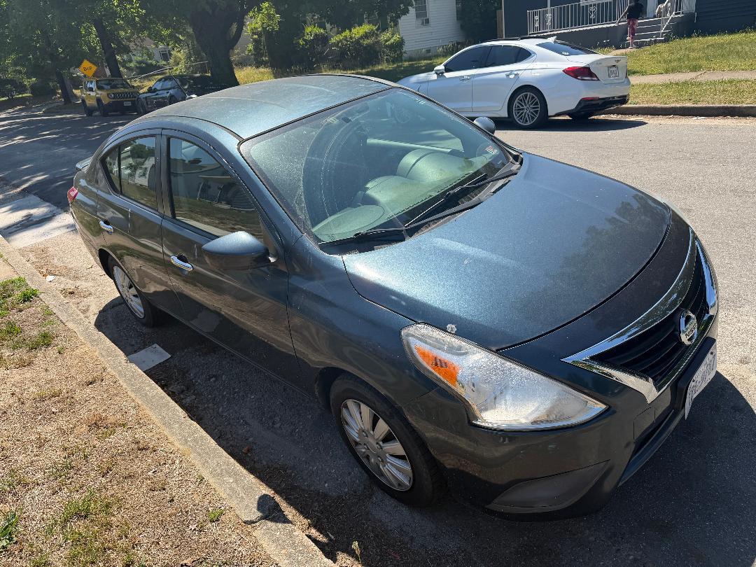 Nissan_Versa 