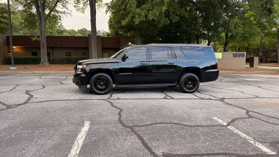 Chevrolet_Suburban 