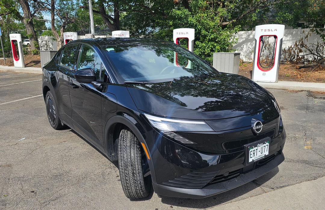 Nissan_LEAF 