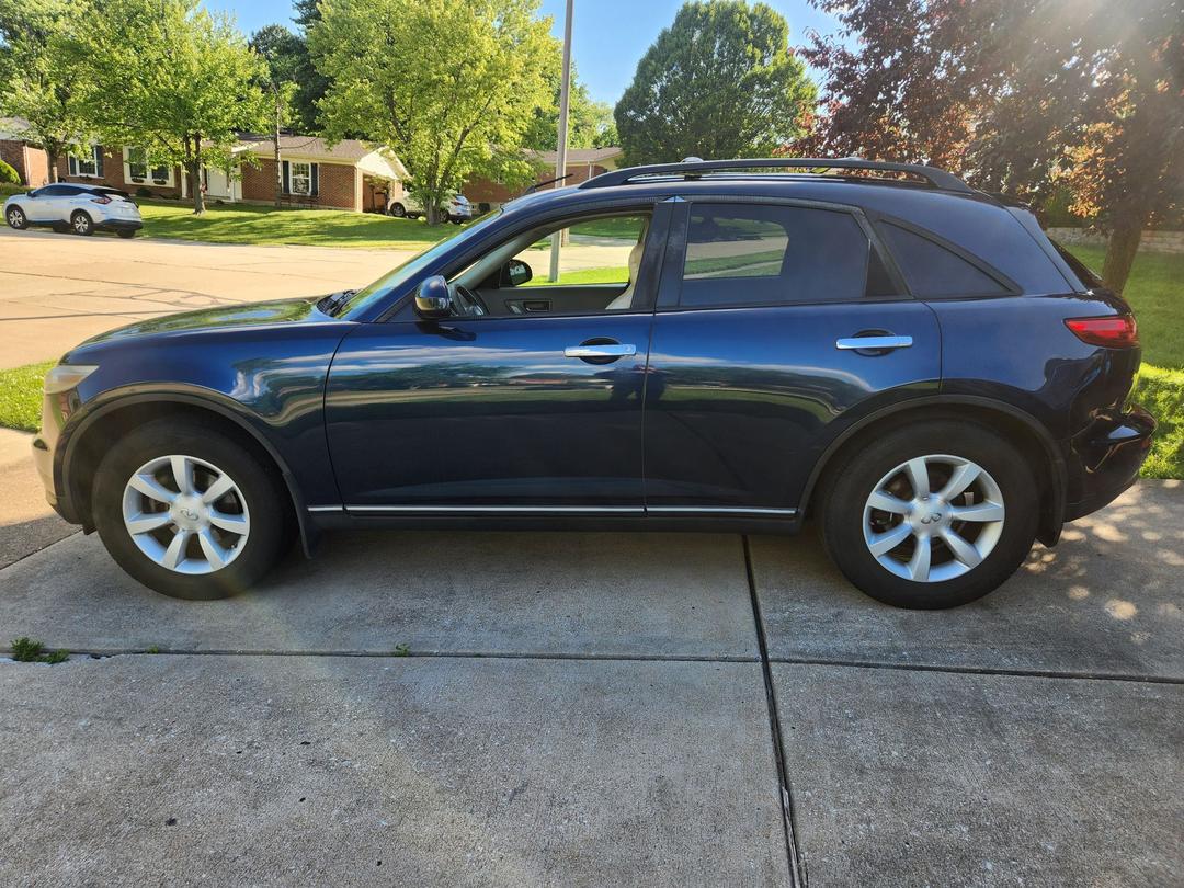 INFINITI_FX35 