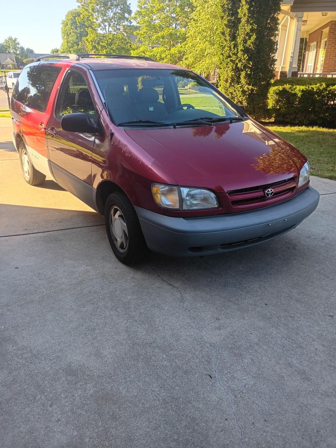 Toyota_Sienna 