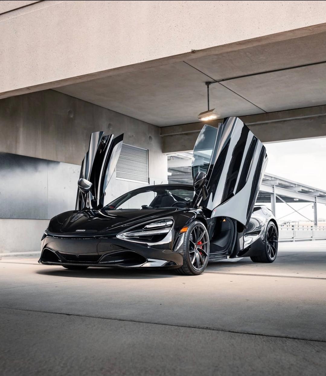 McLaren_720S 
