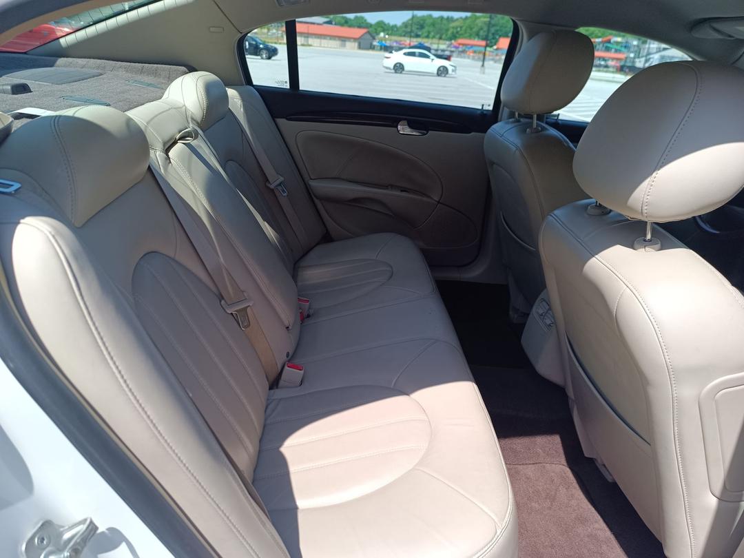 Buick_Lucerne 