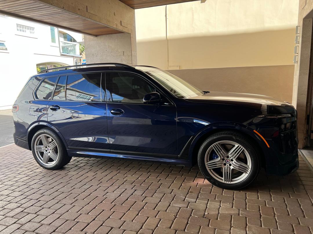 BMW_X7 