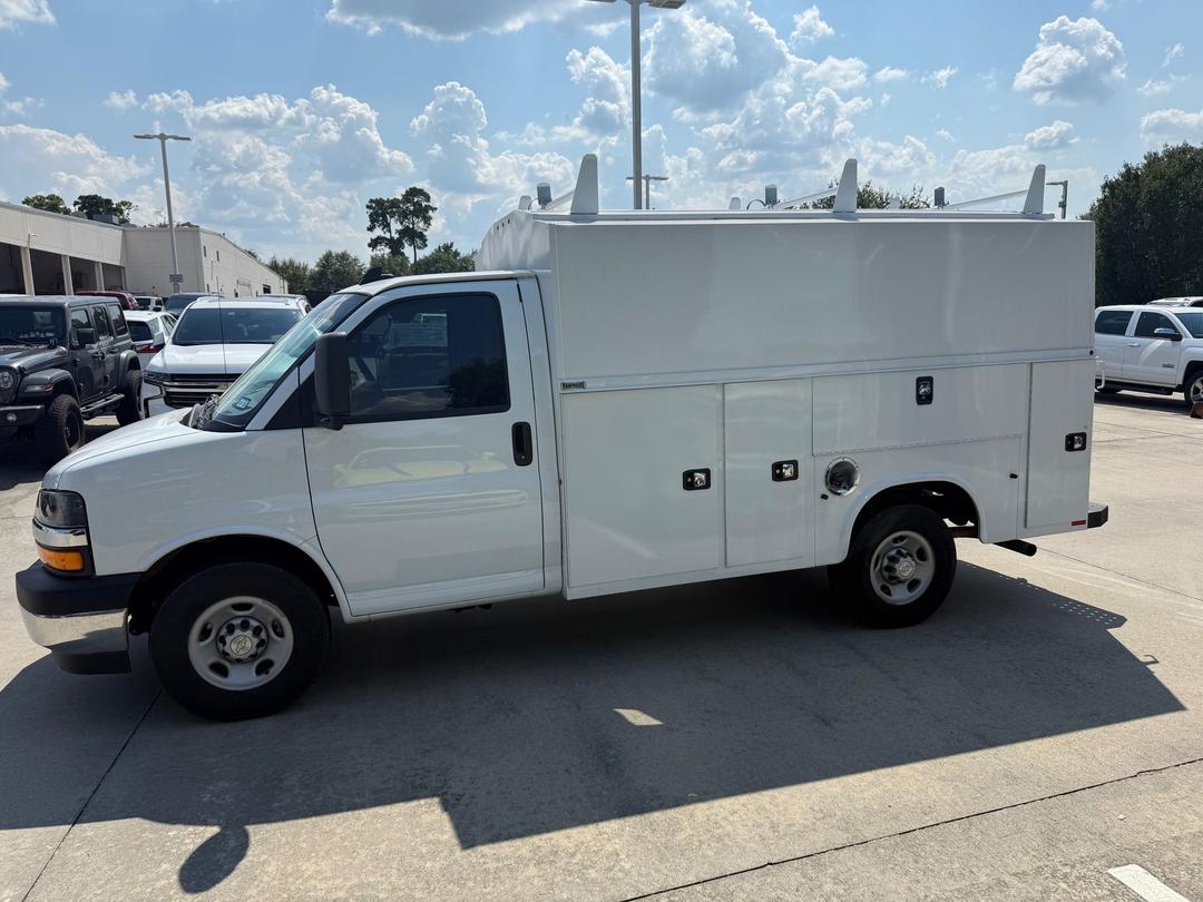 Chevrolet_Commercial Vans 