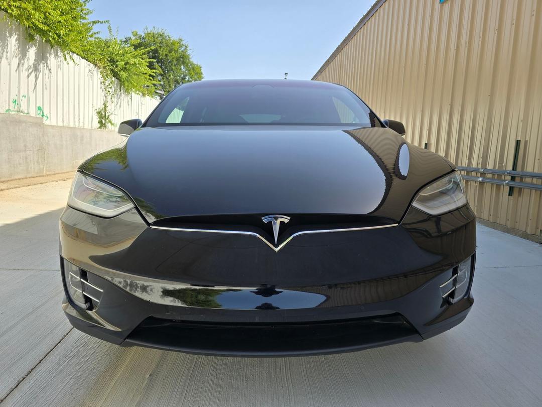Tesla_Model X 