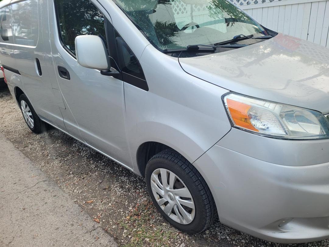 Nissan_NV 200 