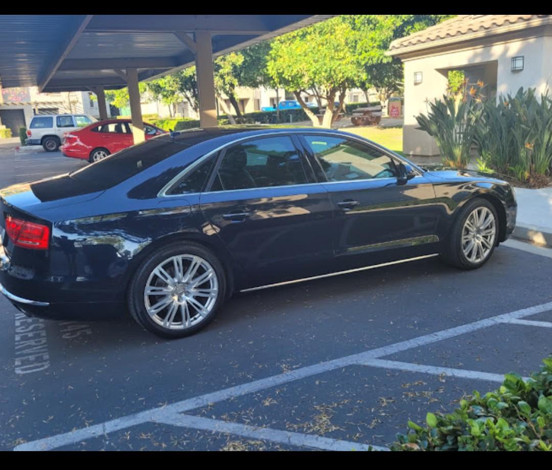 Audi_A8 
