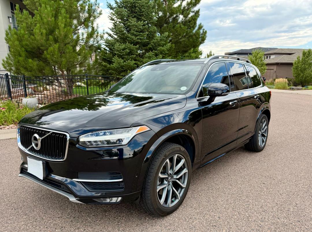Volvo_XC90 