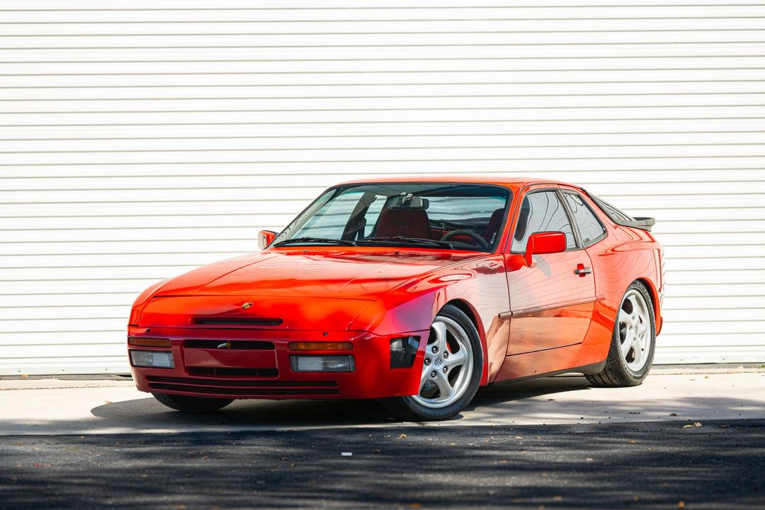 Porsche_944 