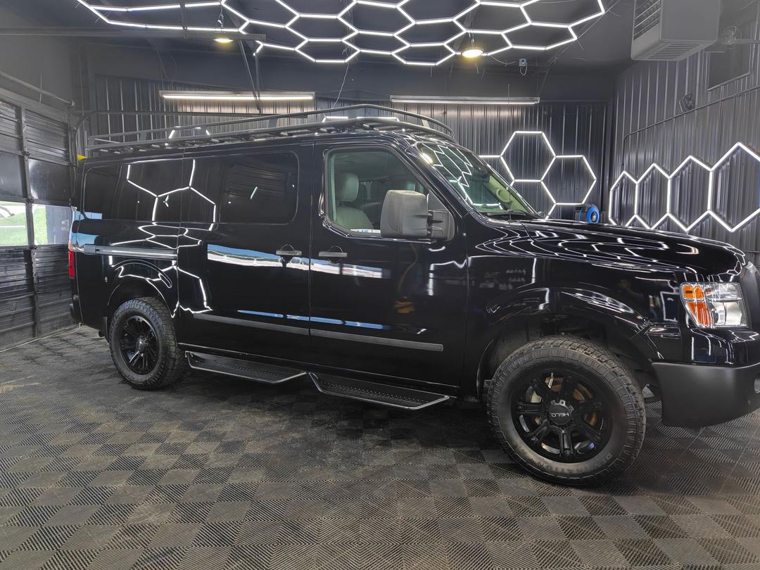 Nissan_NV 3500 
