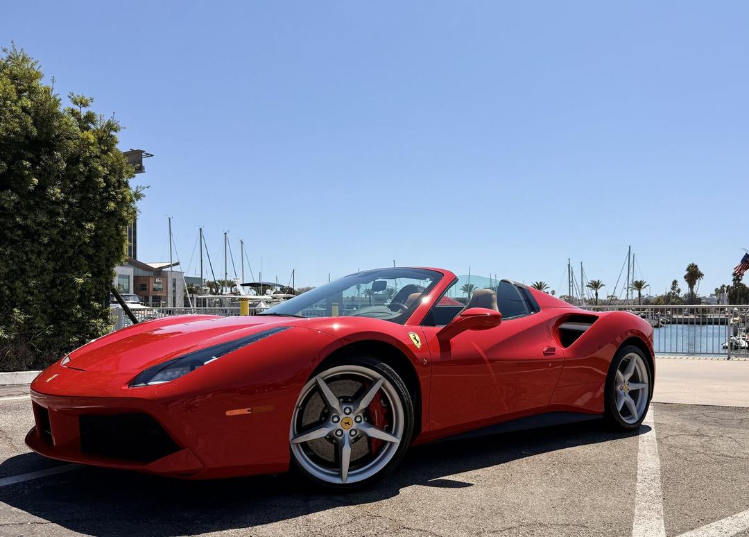 Ferrari_488 