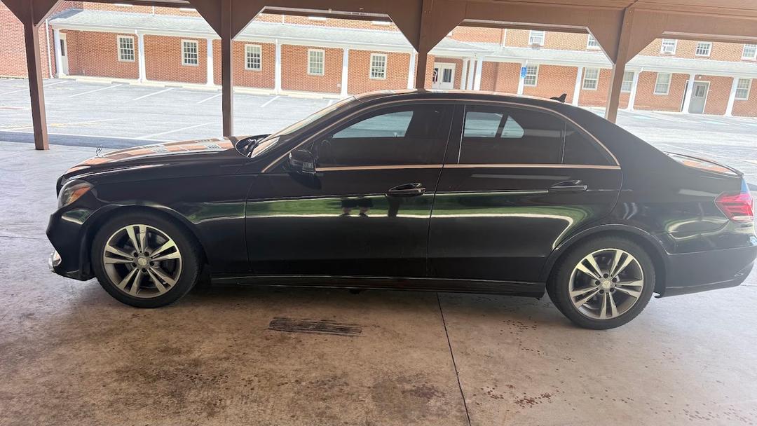 Mercedes-Benz_E-Class 