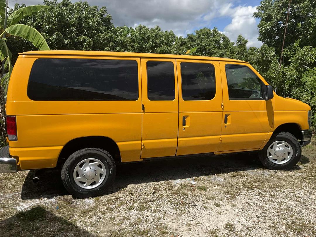 Ford_E250 Vans