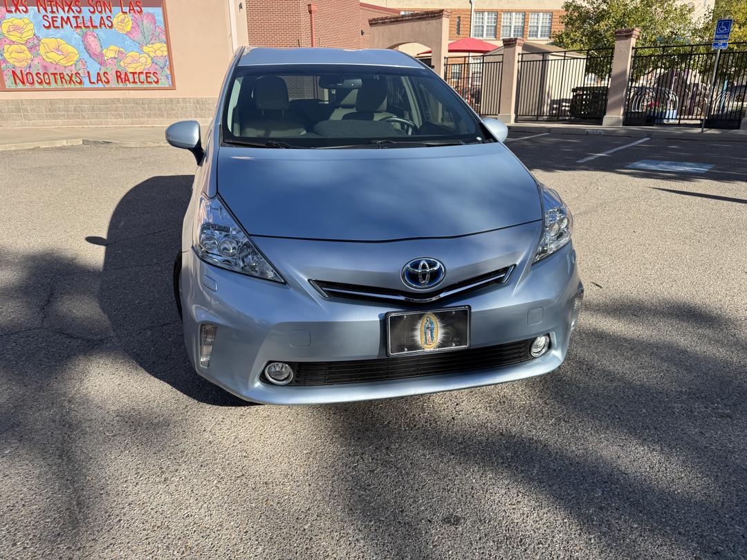 Toyota_Prius V
