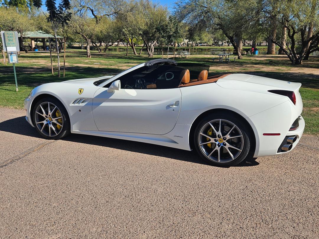 Ferrari_California
