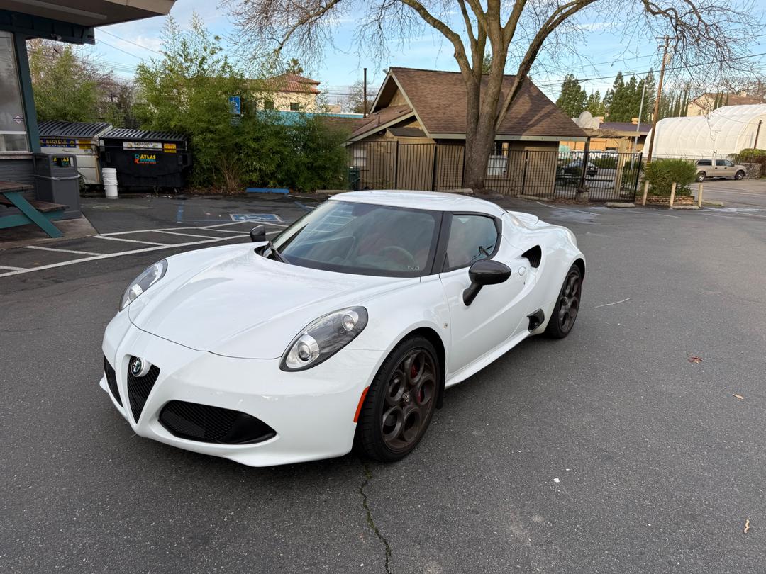 Alfa Romeo_4C