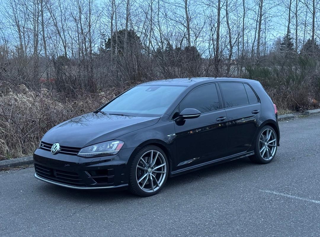 Volkswagen_Golf R