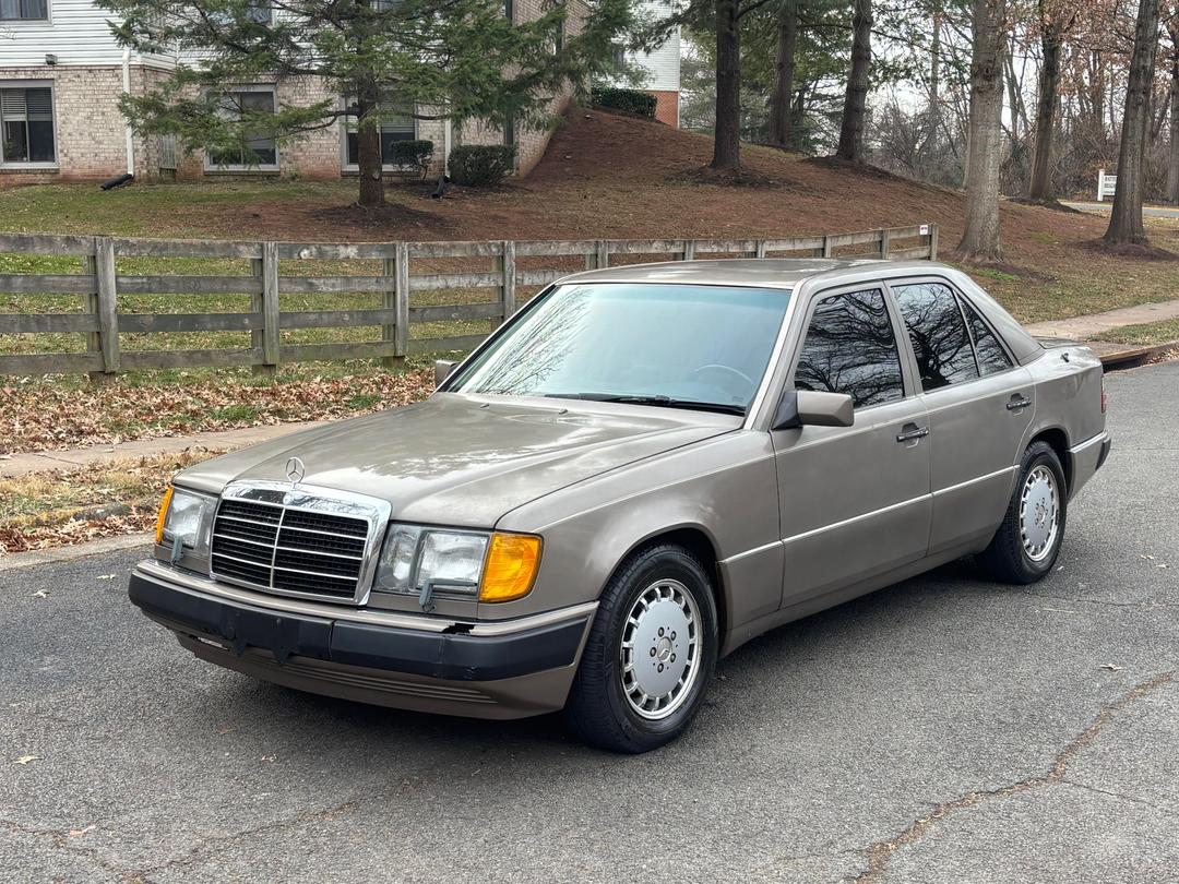 Mercedes-Benz_300 Series