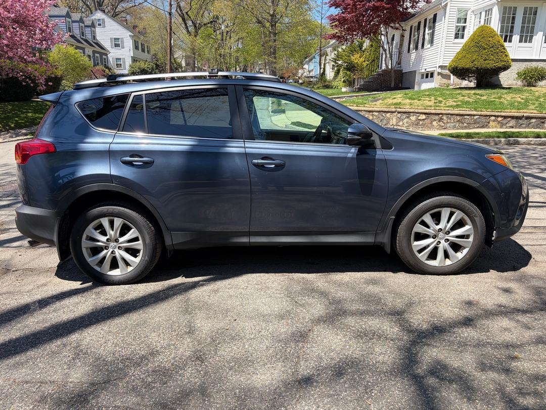 Toyota_RAV4