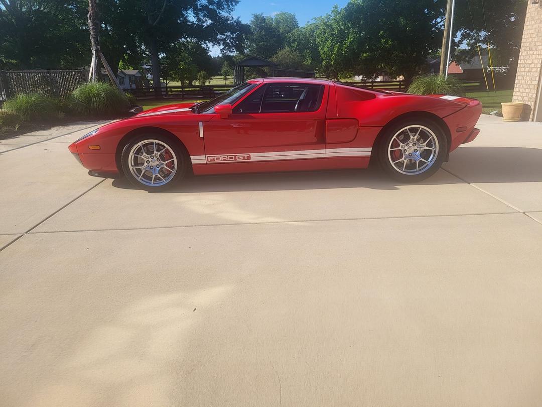 Ford_GT