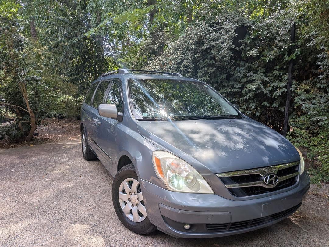 Hyundai_Entourage