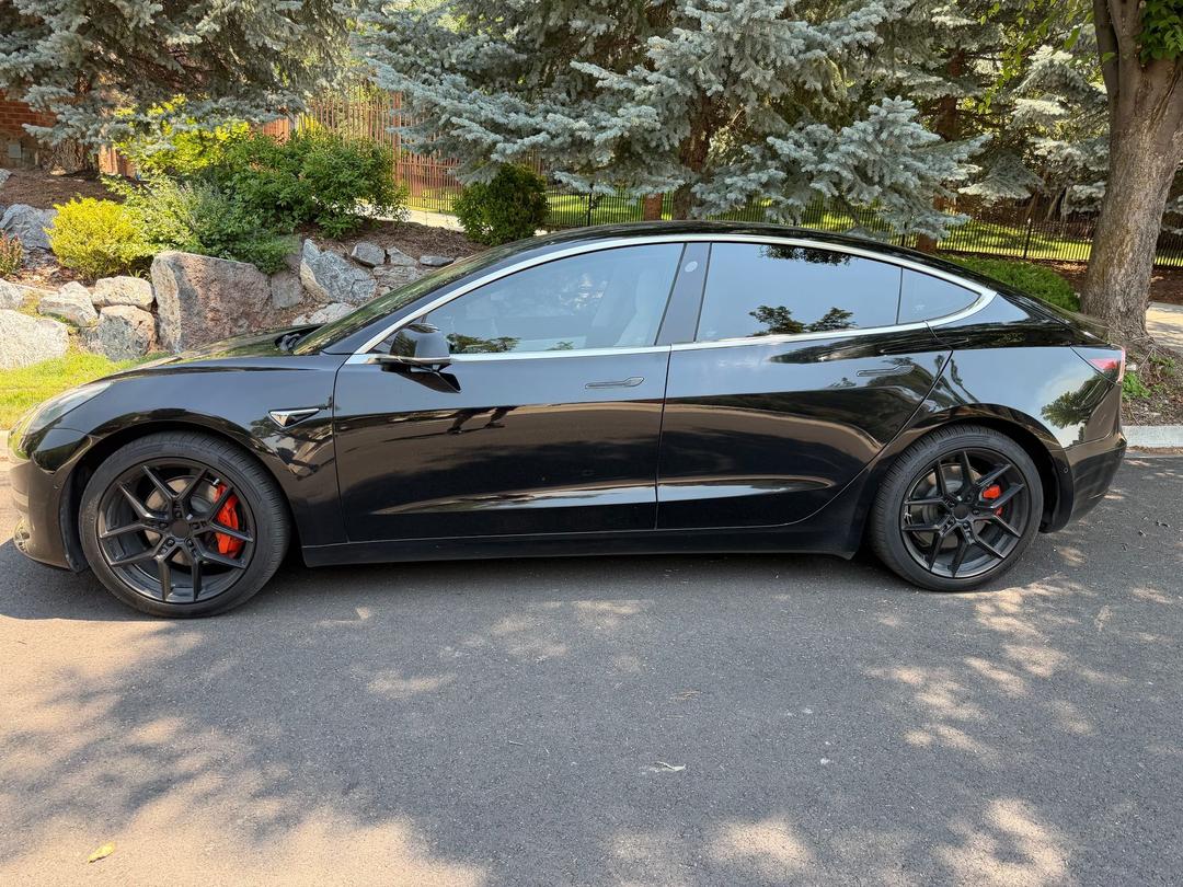 Tesla_Model 3