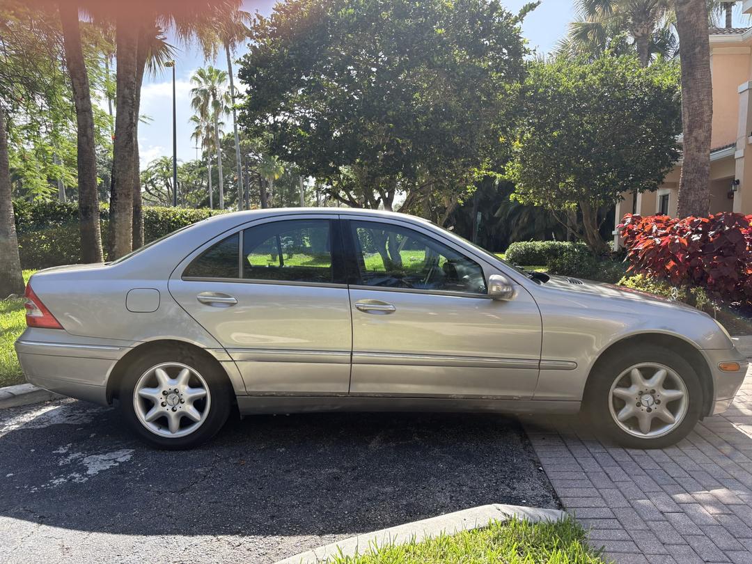 Mercedes-Benz_C Class