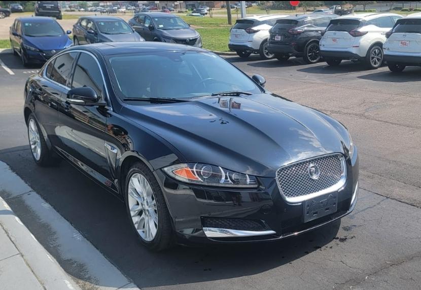 Jaguar_XF