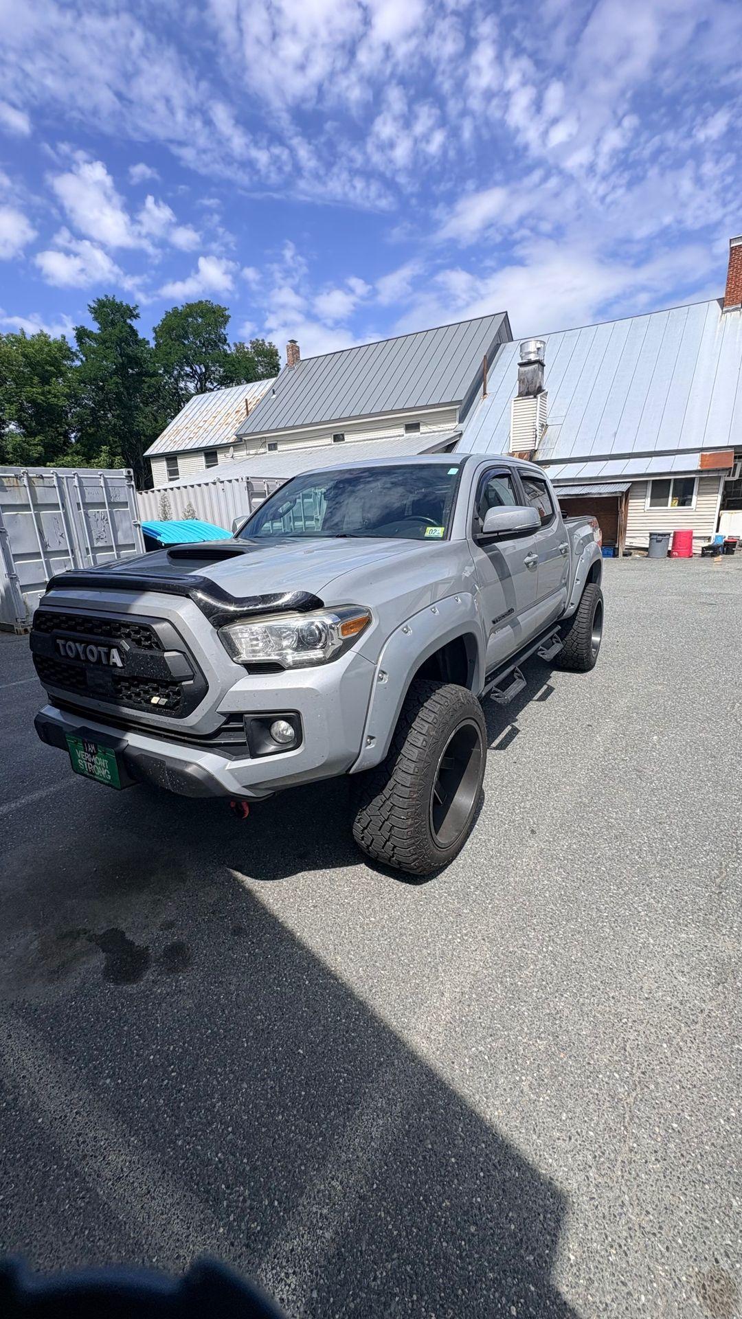 Toyota_Tacoma