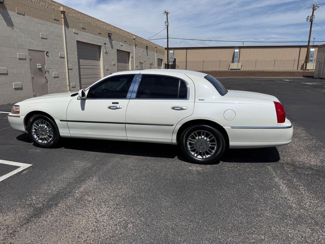 Lincoln_Town Car