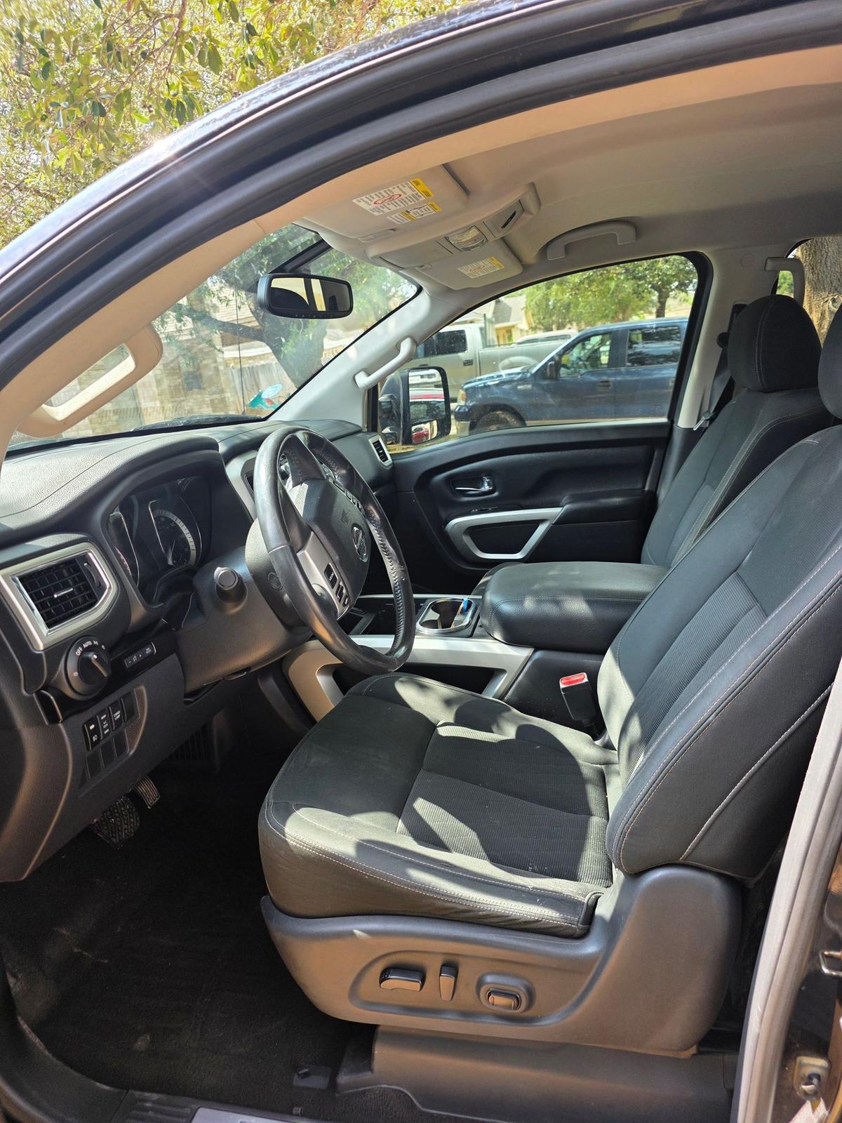 car_image_564x480 -
