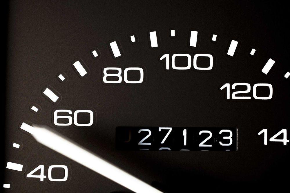 Picture of a cars odometer.