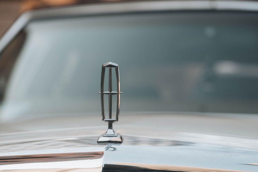 Classic Lincoln emblem on car