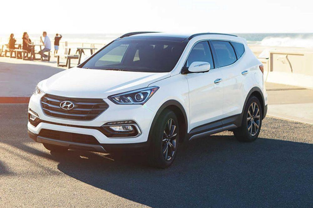 White Hyundai Santa Fe Sport